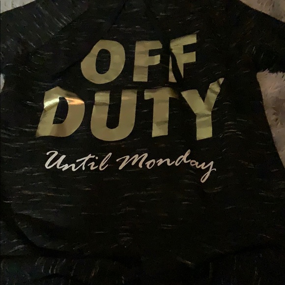 Hoodie with a tie at the bottom - Picture 2 of 3